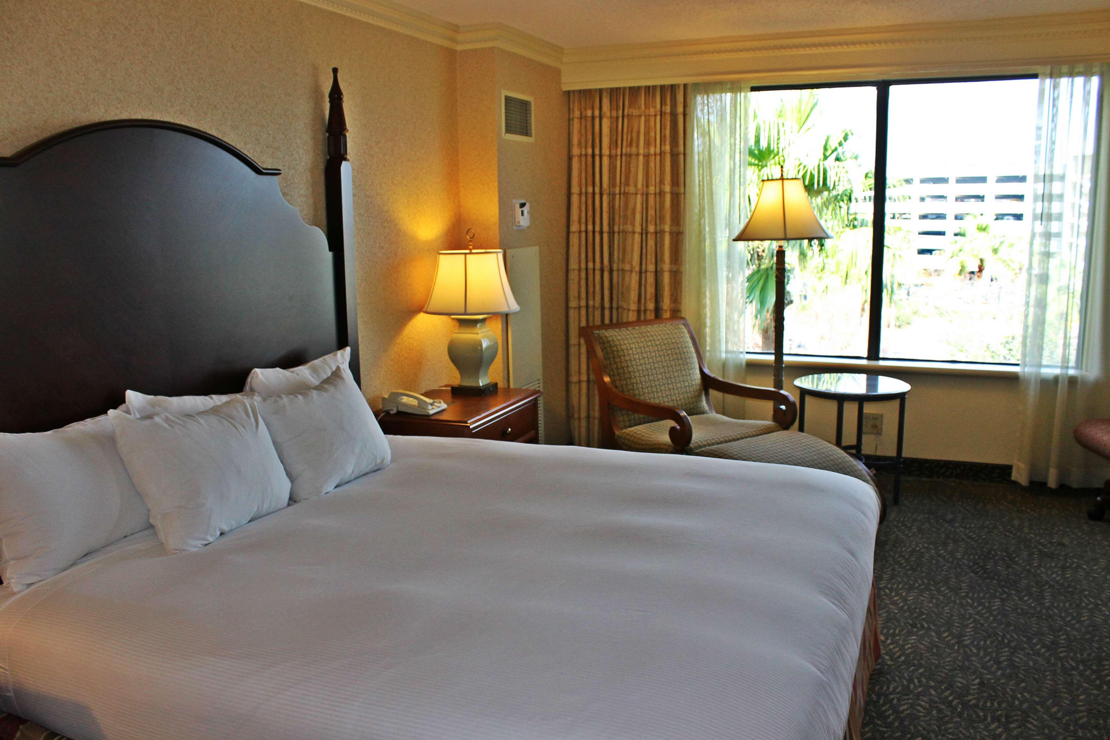 Hilton New Orleans Airport Hotel Кенер Екстериор снимка