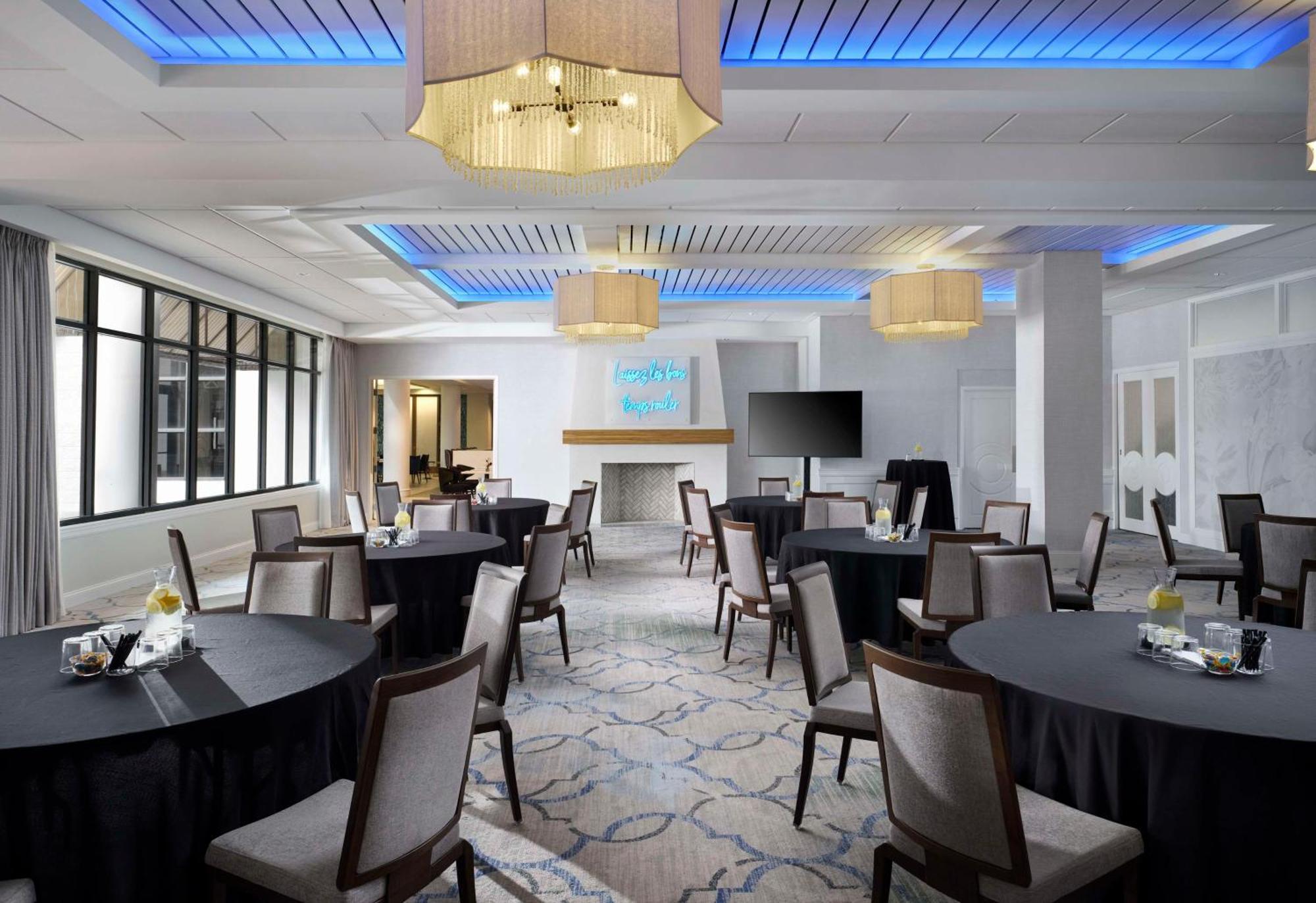 Hilton New Orleans Airport Hotel Кенер Екстериор снимка