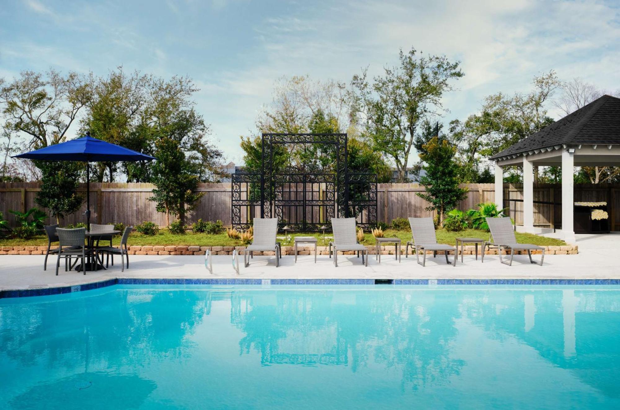 Hilton New Orleans Airport Hotel Кенер Екстериор снимка